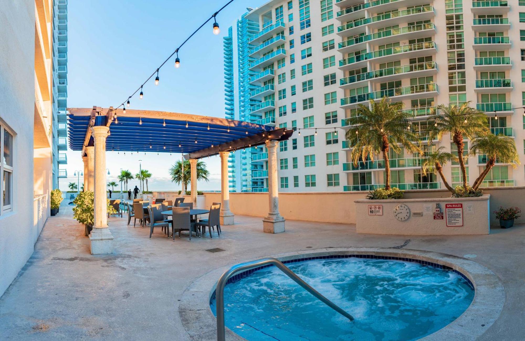 Studios In Brickell With Pool, Gym, Free Parking And Game Room Miami Zewnętrze zdjęcie
