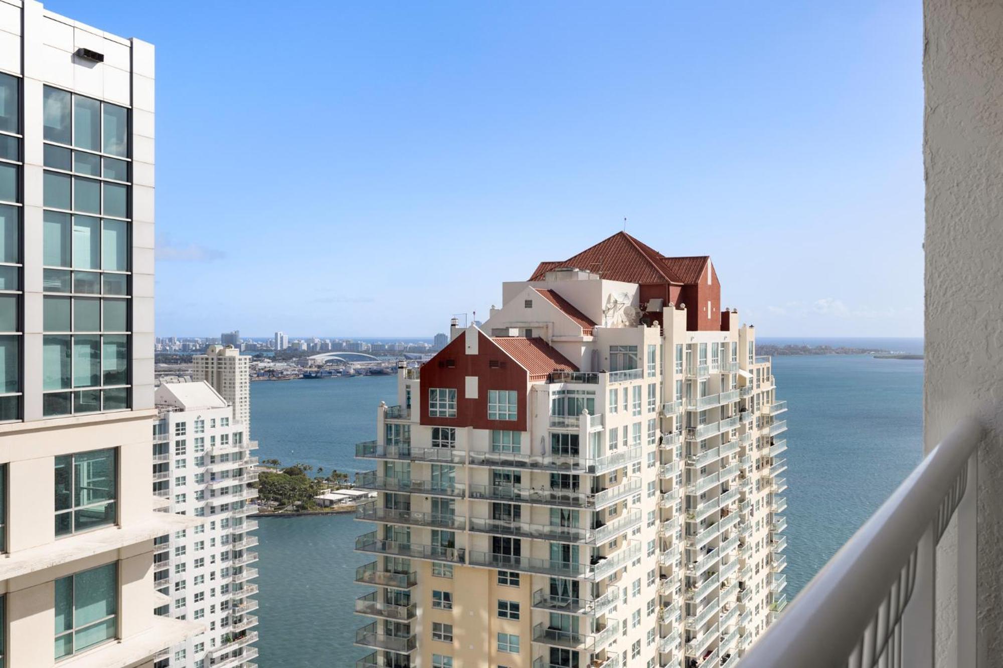 Studios In Brickell With Pool, Gym, Free Parking And Game Room Miami Zewnętrze zdjęcie